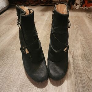 Chic Black Women's Heeled Boots